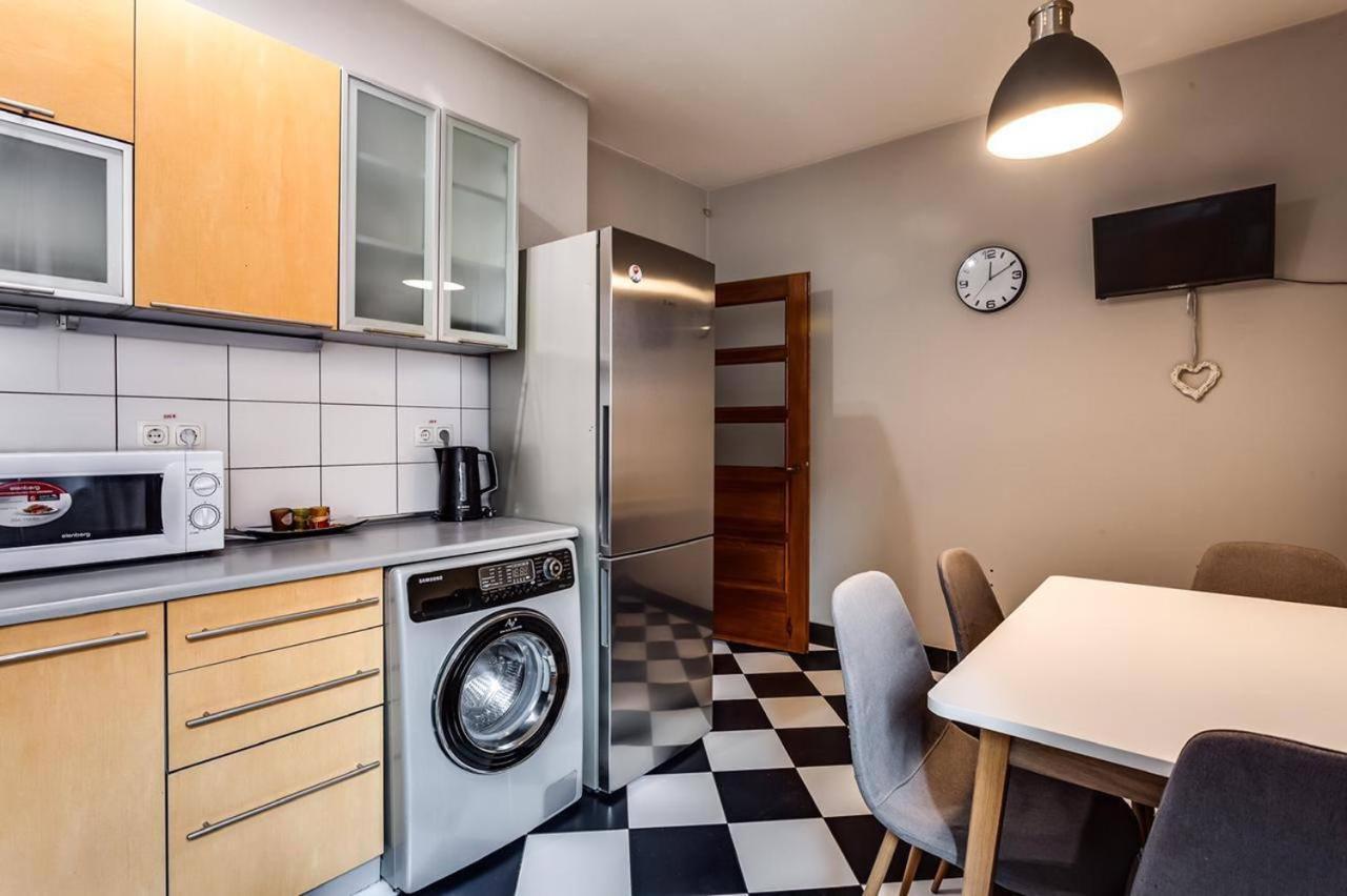 Apartamenty On Knyazya Romana Leopoli Esterno foto