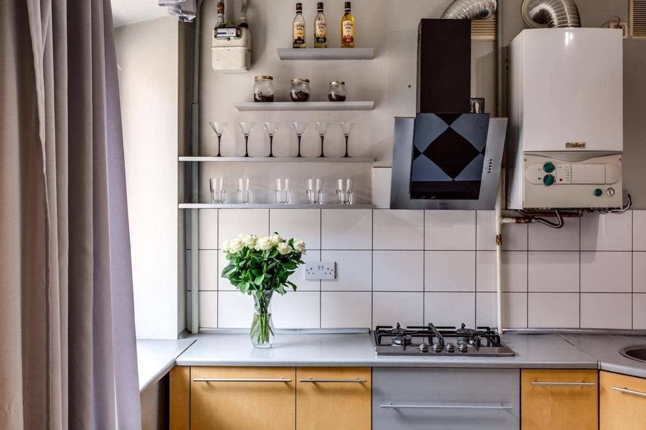 Apartamenty On Knyazya Romana Leopoli Esterno foto