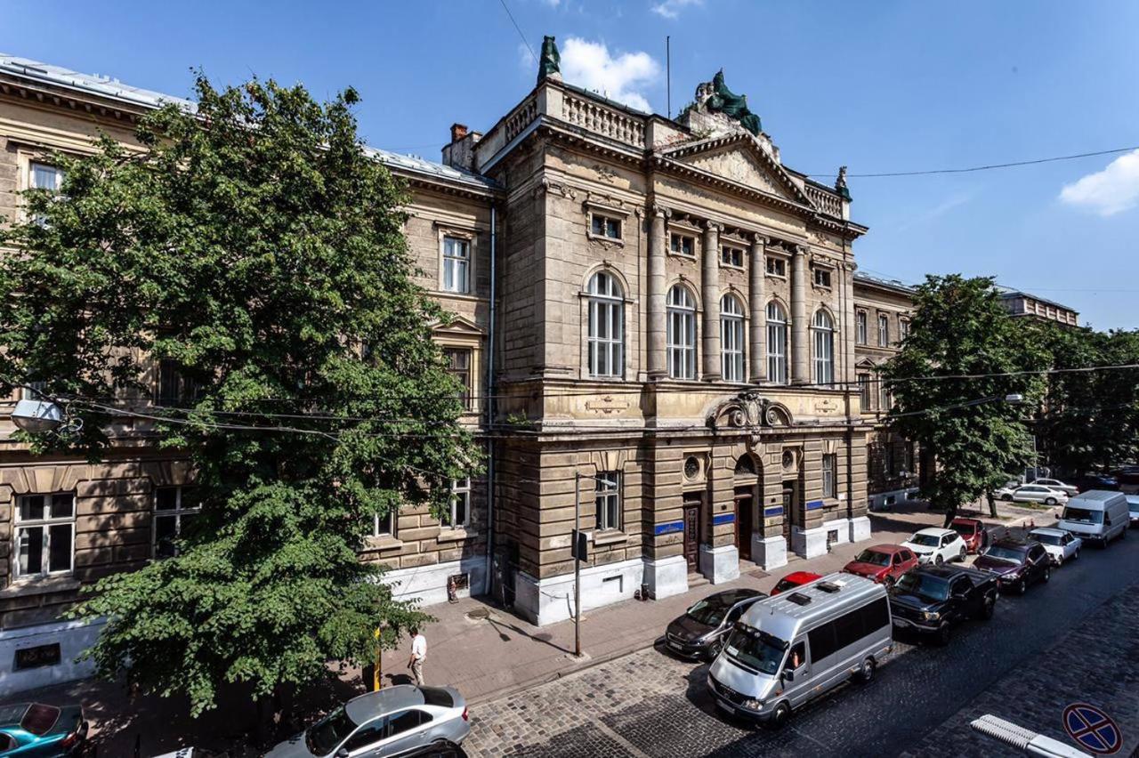Apartamenty On Knyazya Romana Leopoli Esterno foto