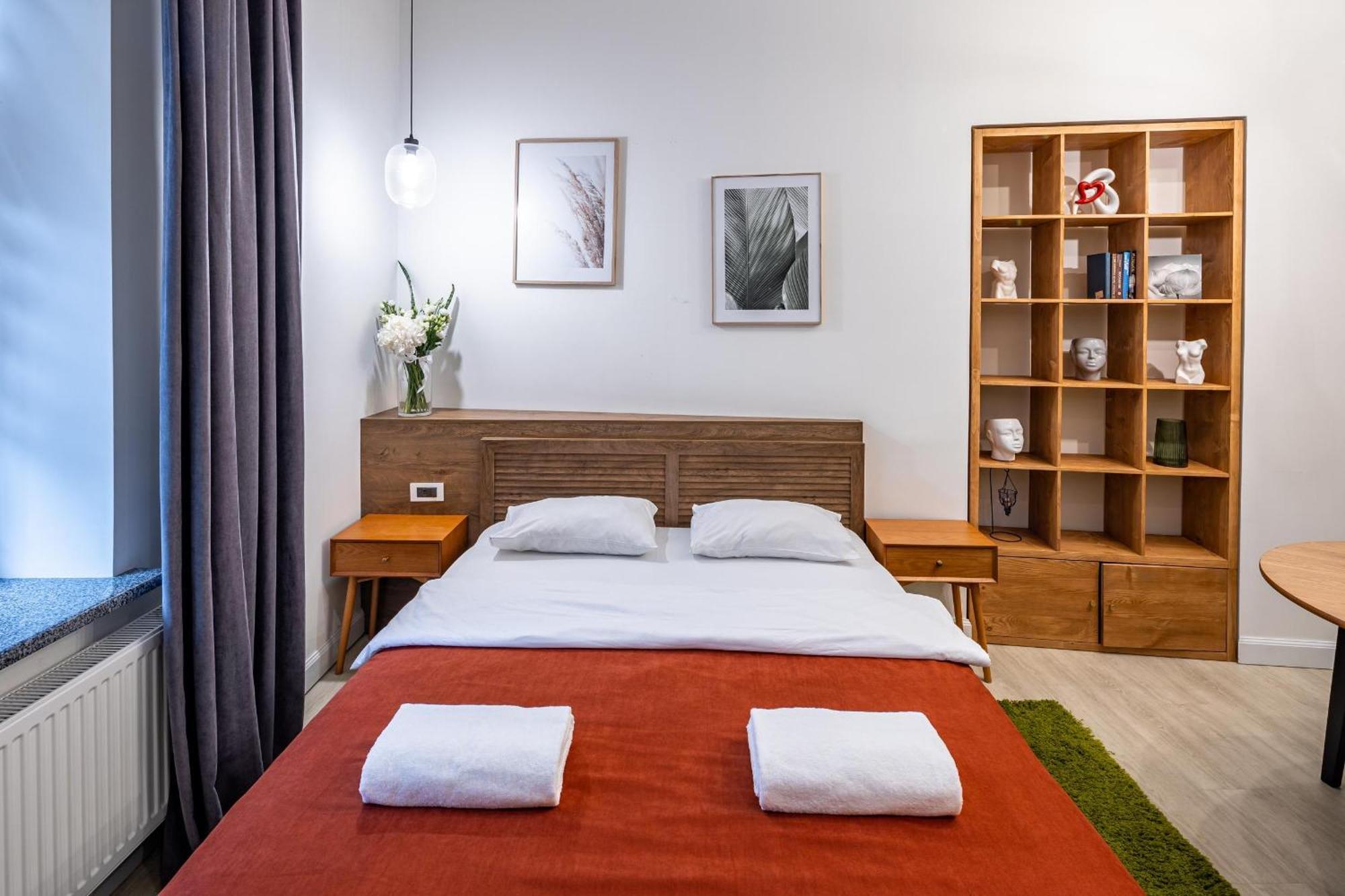 Apartamenty On Knyazya Romana Leopoli Esterno foto