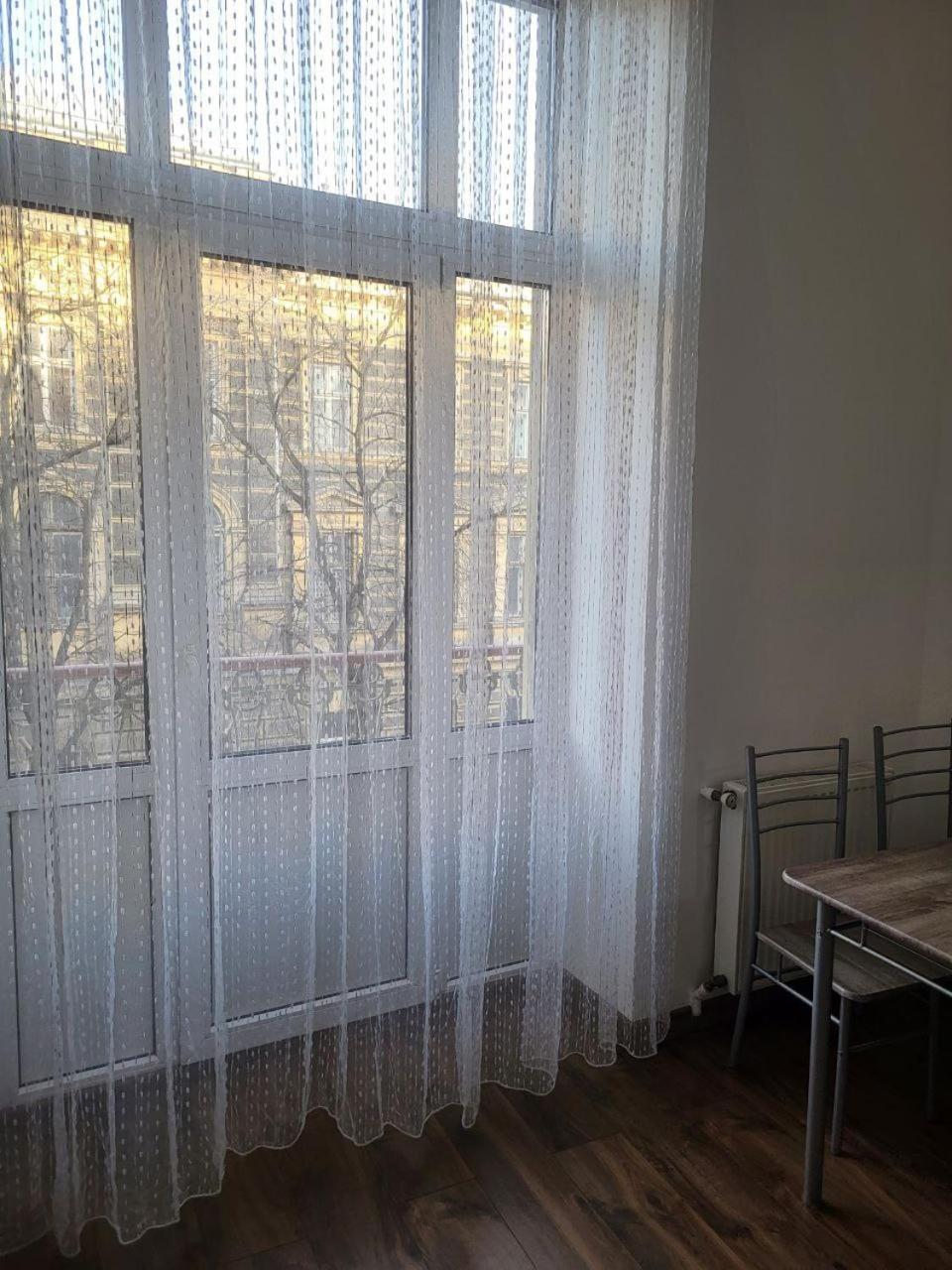 Apartamenty On Knyazya Romana Leopoli Esterno foto