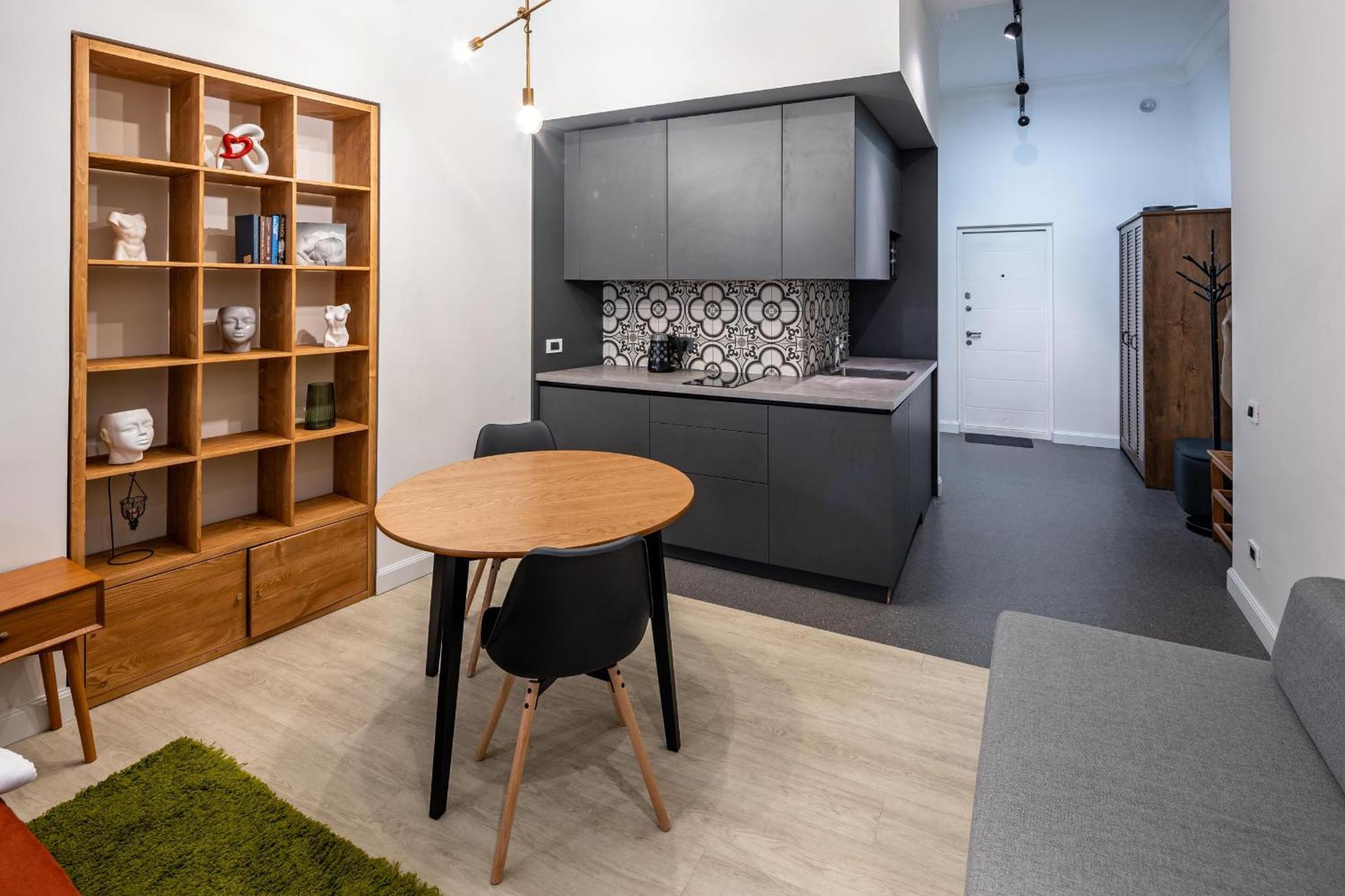 Apartamenty On Knyazya Romana Leopoli Esterno foto