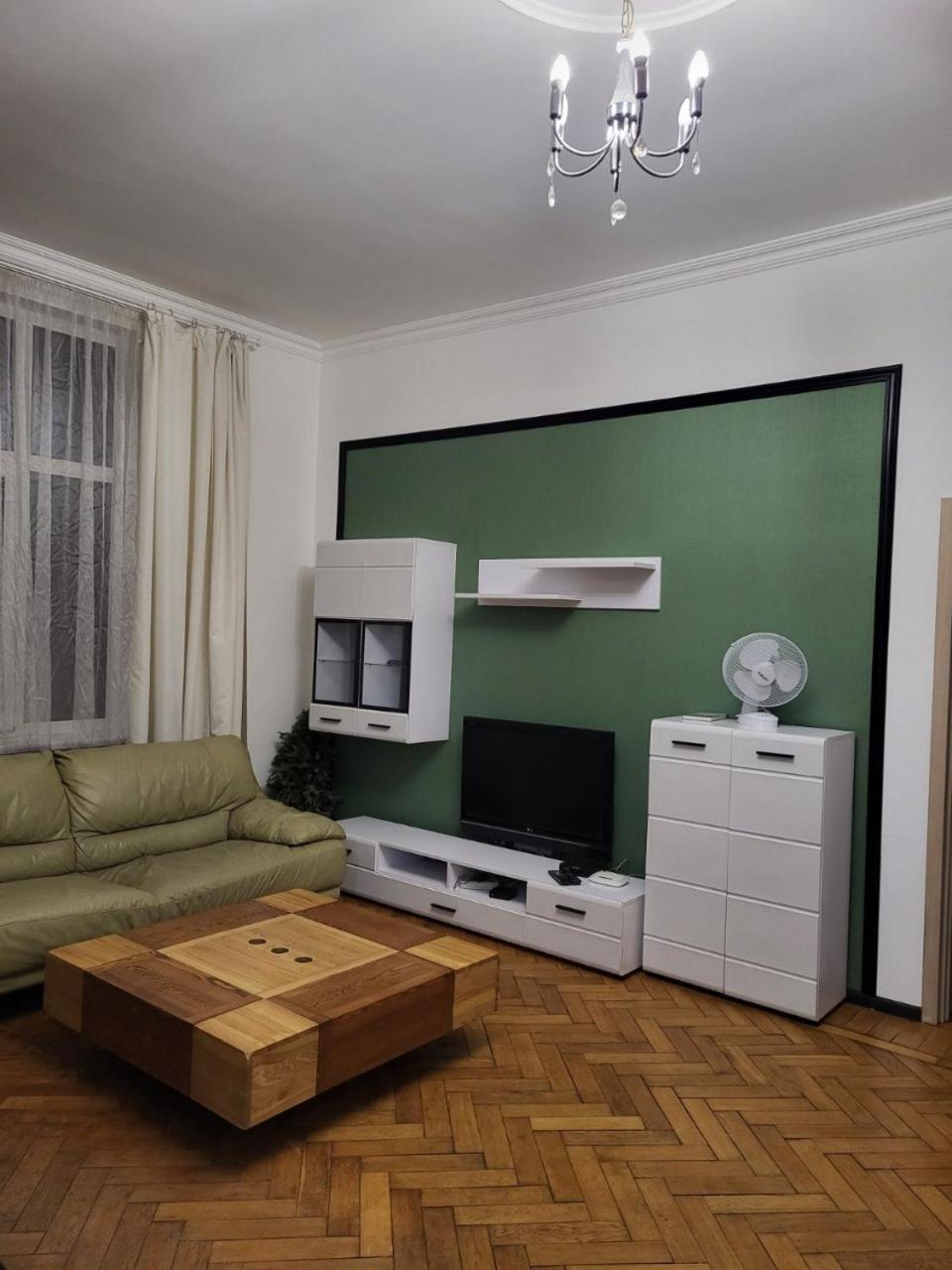 Apartamenty On Knyazya Romana Leopoli Esterno foto