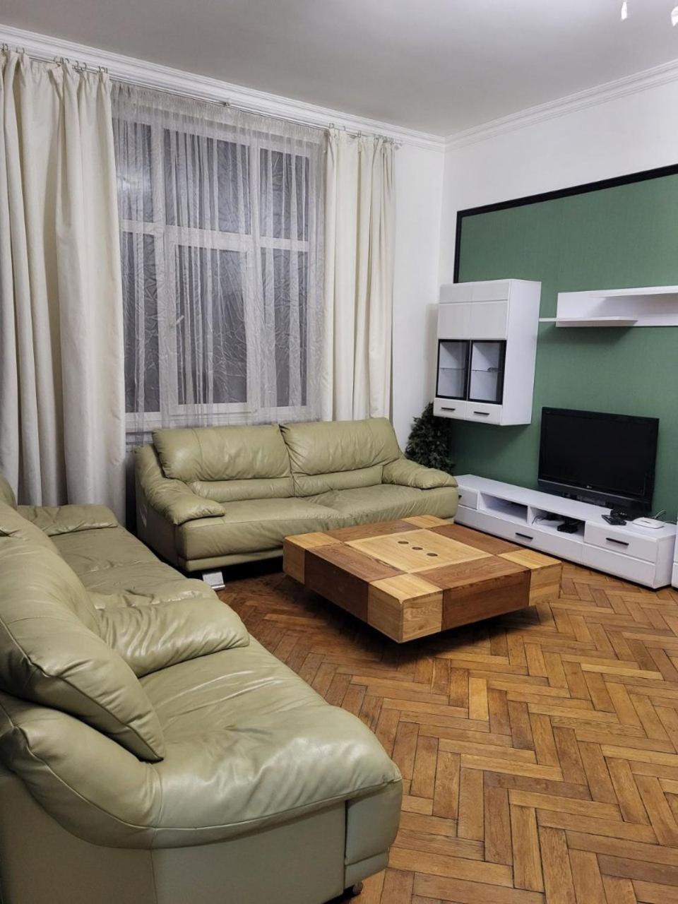 Apartamenty On Knyazya Romana Leopoli Esterno foto