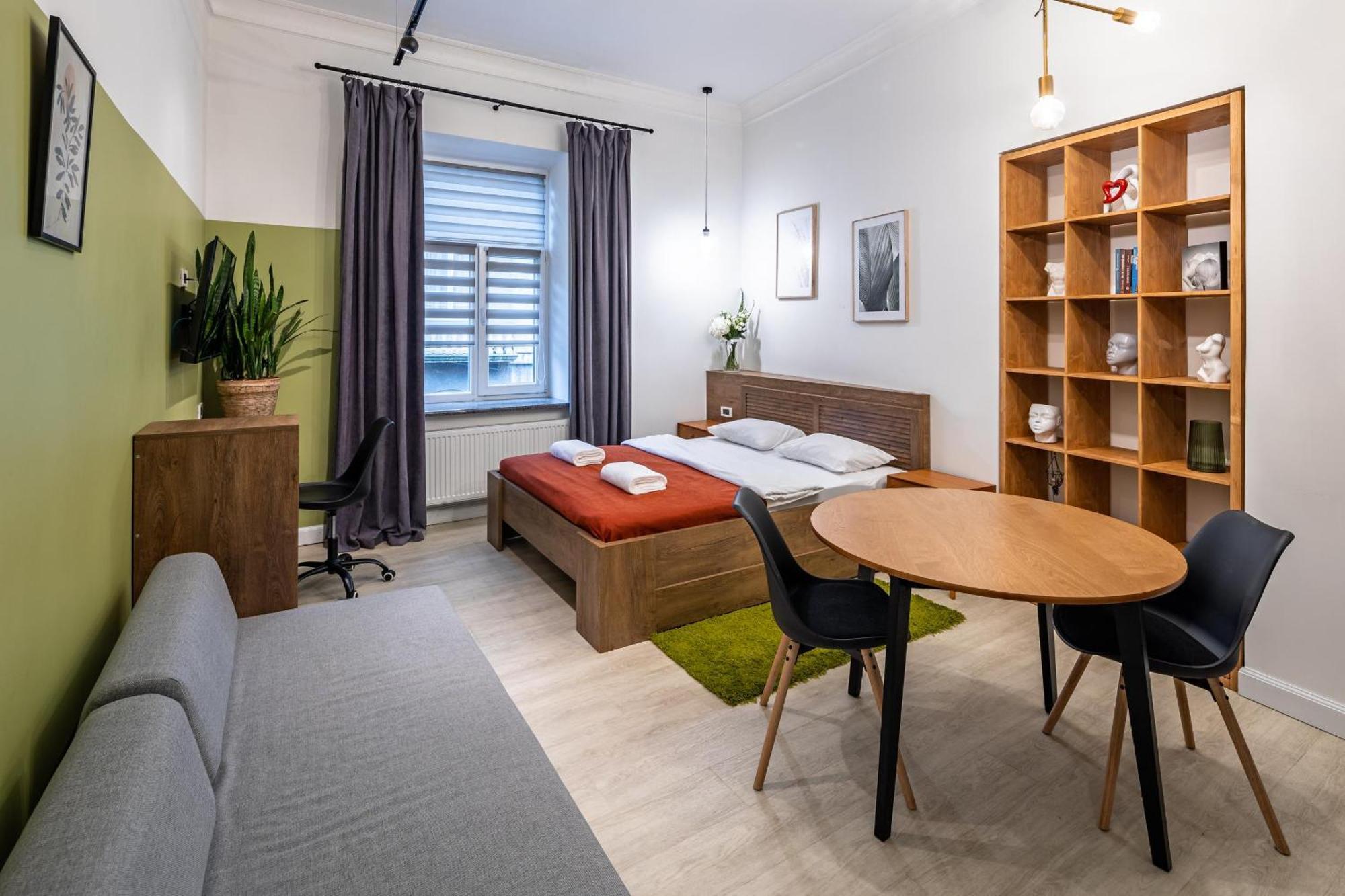 Apartamenty On Knyazya Romana Leopoli Esterno foto